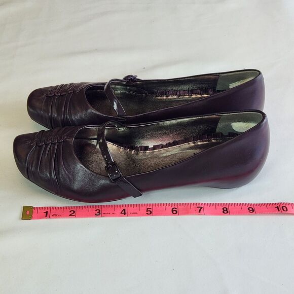 Kenneth Cole Reaction Size 7 Slip-On Plum Wedge Flats Comfort Work Shoes - Picture 4 of 7